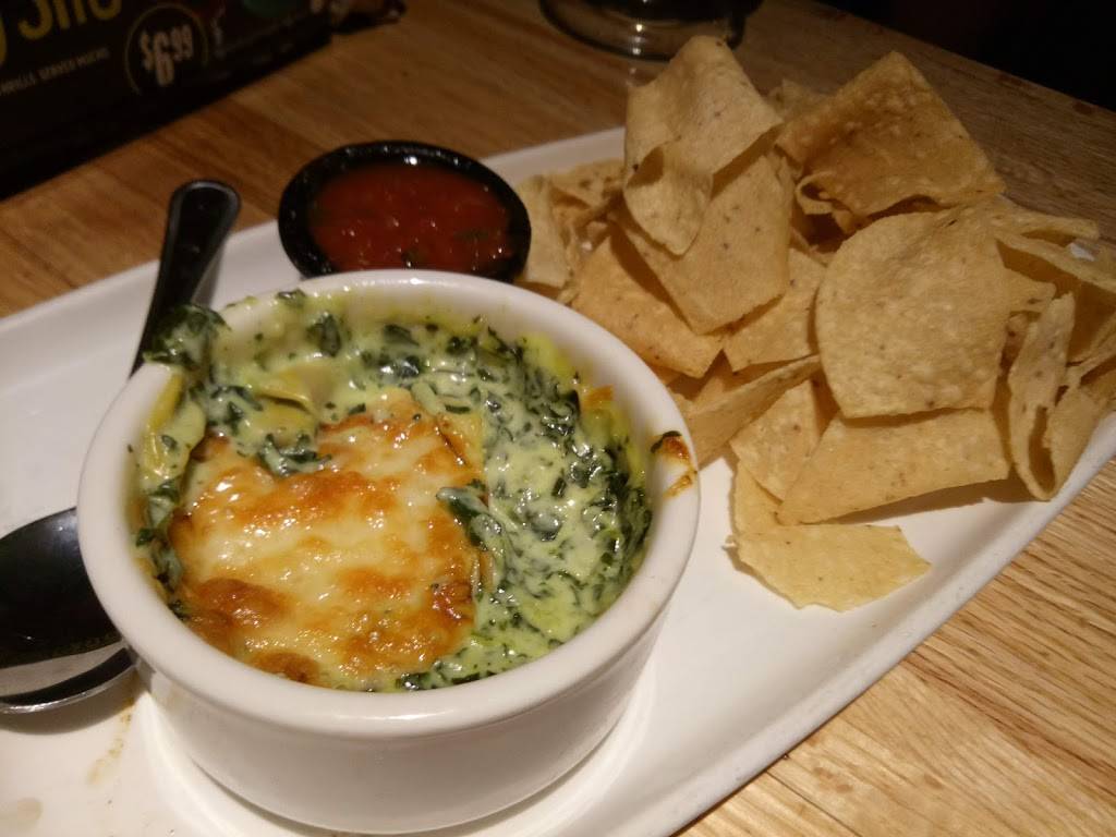 Applebees Grill + Bar | restaurant | 3501 S Rainbow Blvd, Las Vegas, NV 89103, USA | 7022203070 OR +1 702-220-3070