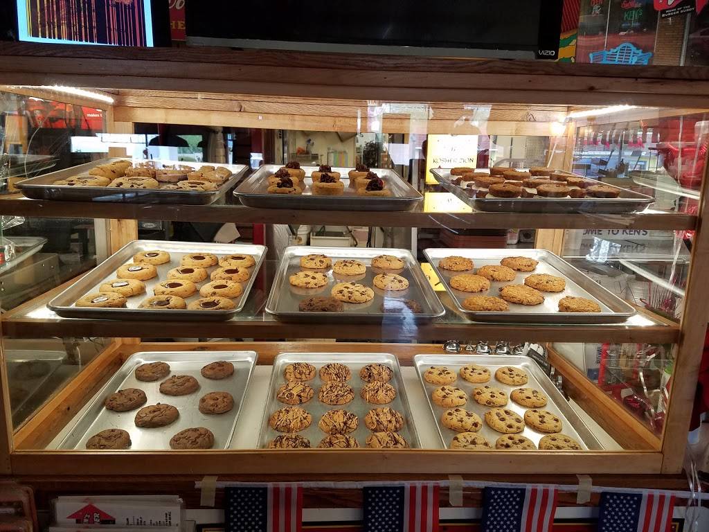 Kens Diner & Grill | restaurant | 3353 Dempster Street, Skokie, IL 60076, USA | 8476792850 OR +1 847-679-2850