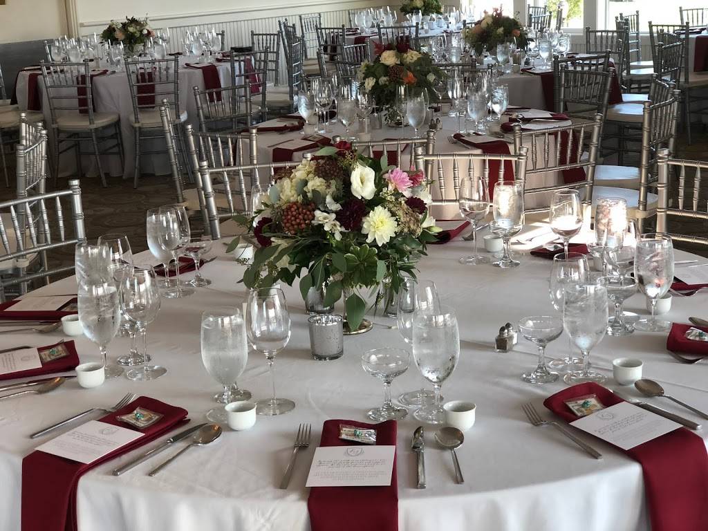 The Cape Club | restaurant | 125 Falmouth Woods Rd, East Falmouth, MA 02536, USA | 5085404005 OR +1 508-540-4005