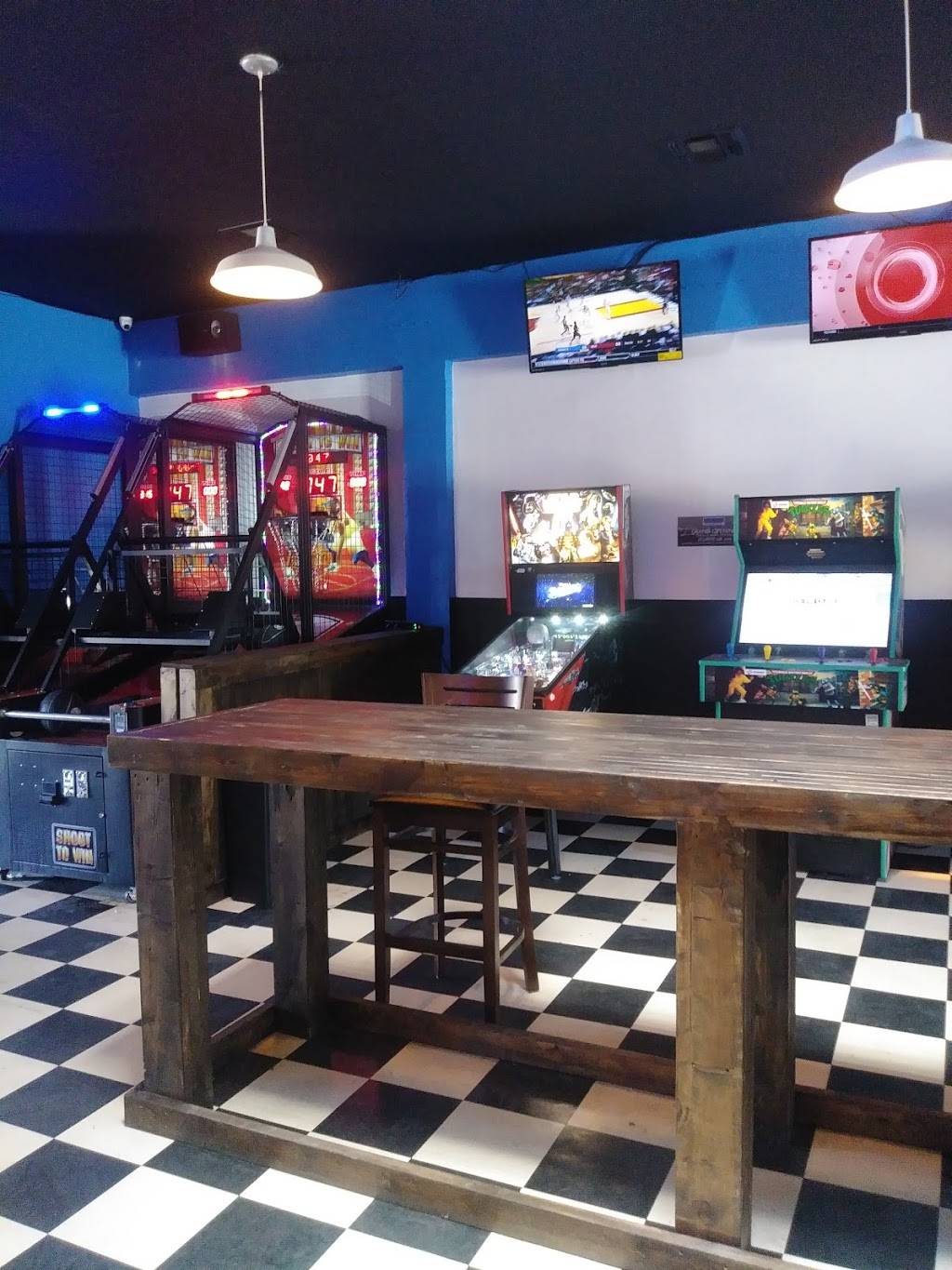 Slackers Sports Bar - St. Marys | restaurant | 2809 N St Marys St, San Antonio, TX 78212, USA | 2108452603 OR +1 210-845-2603