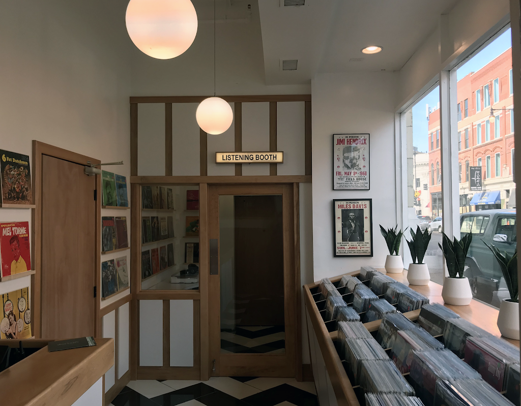 Dorian’s | restaurant | 1939 W North Ave, Chicago, IL 60622, USA | 7736879824 OR +1 773-687-9824