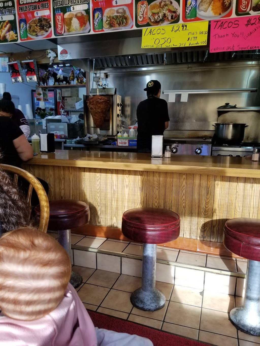 Geno Nottolinis Pizza | restaurant | 1800 South 13th Street, Milwaukee, WI 53204, USA | 4146451900 OR +1 414-645-1900