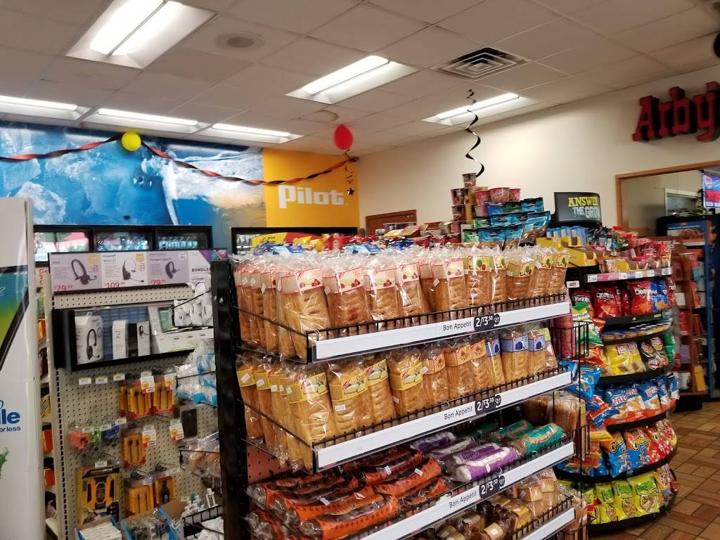 Pilot Travel Center | restaurant | 820 Edwardsville Rd, Troy, IL 62294, USA | 6186670946 OR +1 618-667-0946