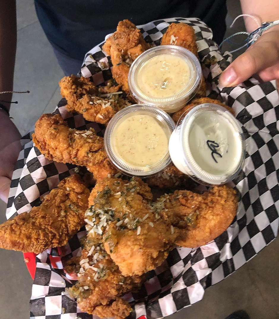 Kikis Chicken Place | restaurant | 3311 Power Inn Rd, Sacramento, CA 95826, USA | 9169991111 OR +1 916-999-1111