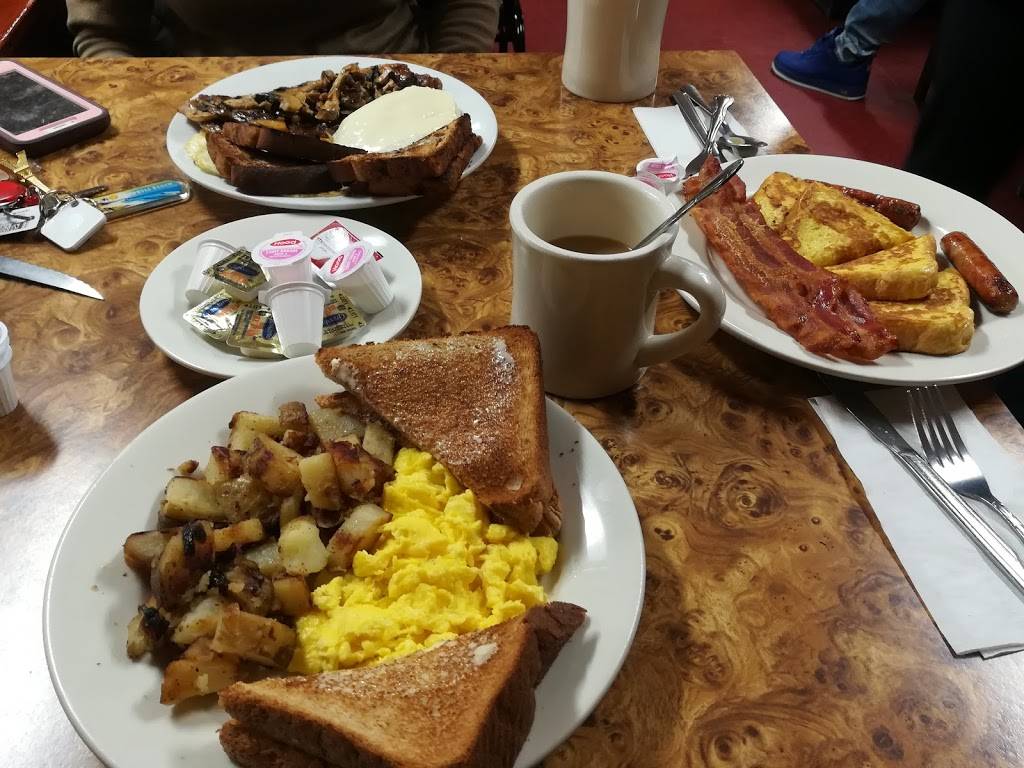 One Family Diner | restaurant | 260 Bowdoin St, Dorchester, MA 02122, USA | 6174361577 OR +1 617-436-1577