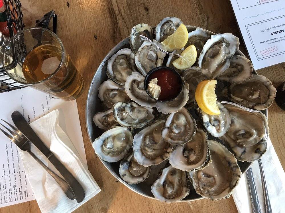 Lees Pint & Shell | restaurant | 2844 Hudson St, Baltimore, MD 21224, USA | 4103272883 OR +1 410-327-2883