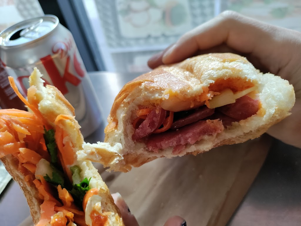 Banh Mi Cali | restaurant | 900 Arch St, Philadelphia, PA 19107, USA | 2159221132 OR +1 215-922-1132