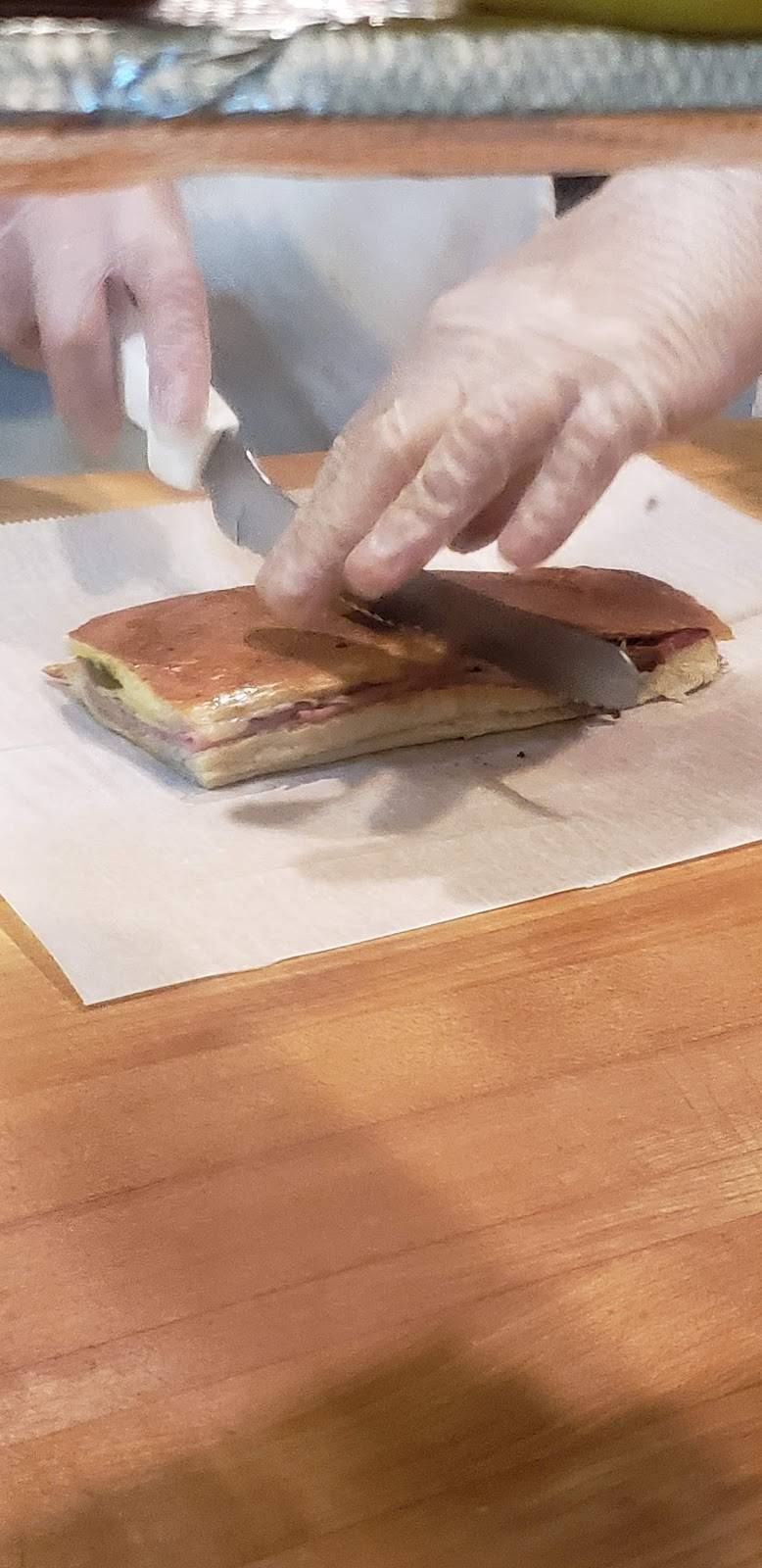 La Flor De Broadway | restaurant | 3395 Broadway, New York, NY 10031, USA | 2122811556 OR +1 212-281-1556