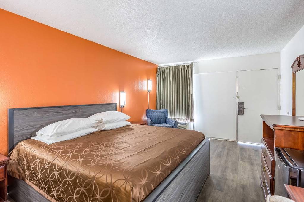 Econo Lodge | restaurant | 2121 W Main St, Durant, OK 74701, USA | 5806340533 OR +1 580-634-0533