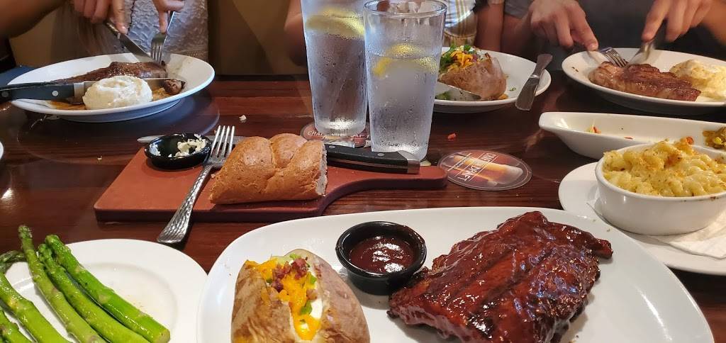 LongHorn Steakhouse | meal takeaway | 8010 Trail Blvd, Naples, FL 34108, USA | 2395929487 OR +1 239-592-9487