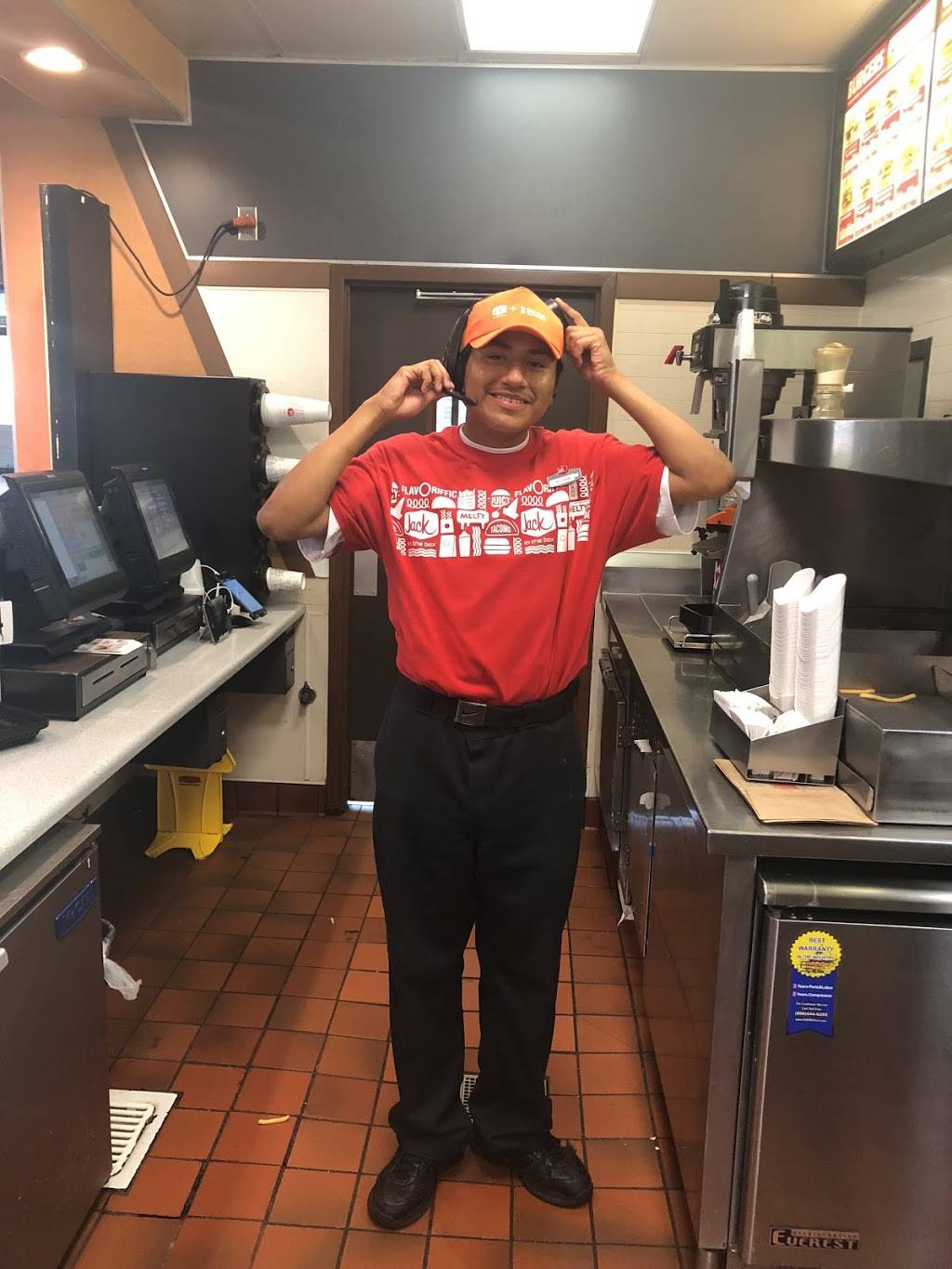 Jack in the Box | restaurant | 2474 Vista Way, Oceanside, CA 92054, USA | 7609660041 OR +1 760-966-0041