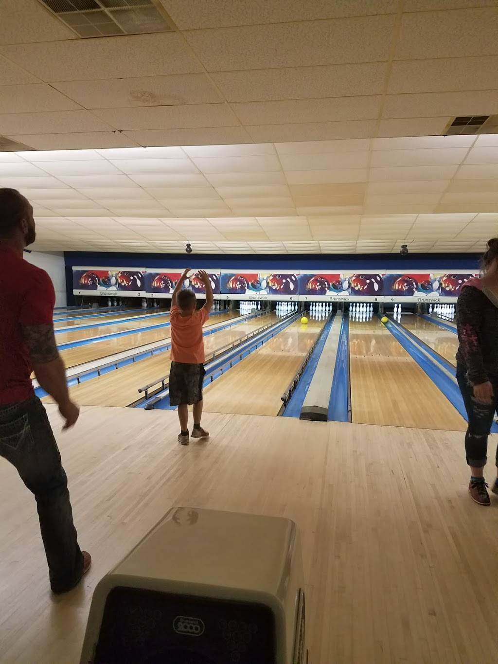 Palestine Bowling Center | meal takeaway | 1551 E Palestine Ave, Palestine, TX 75801, USA | 9037230888 OR +1 903-723-0888