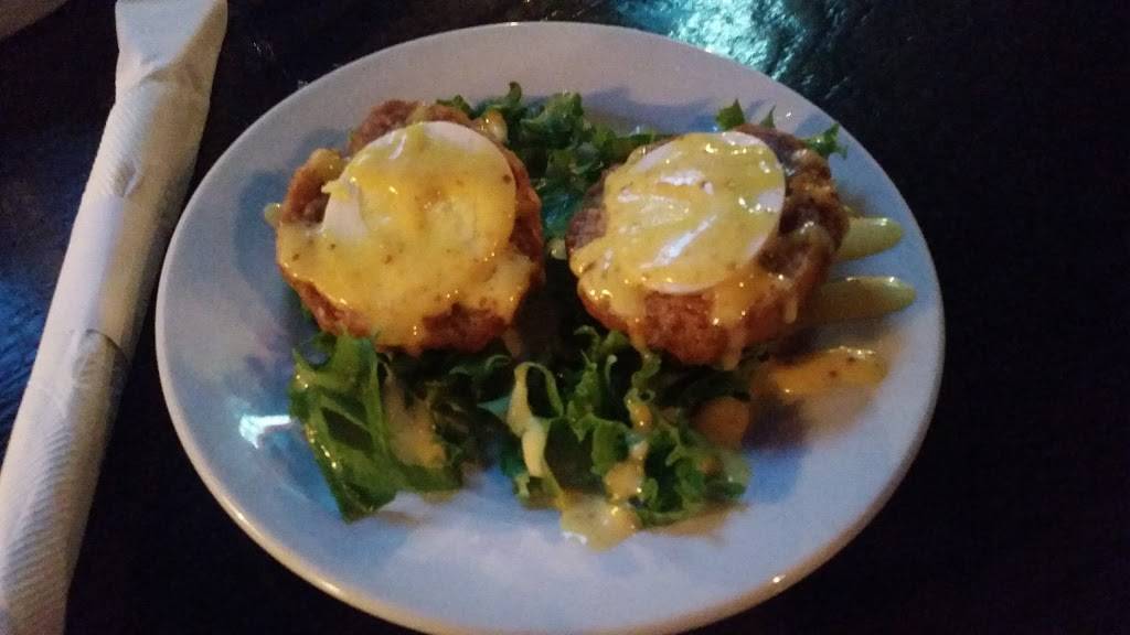 McCanns Irish Pub | restaurant | 2700 N Hwy 17 c120, Mt Pleasant, SC 29466, USA | 8438005080 OR +1 843-800-5080