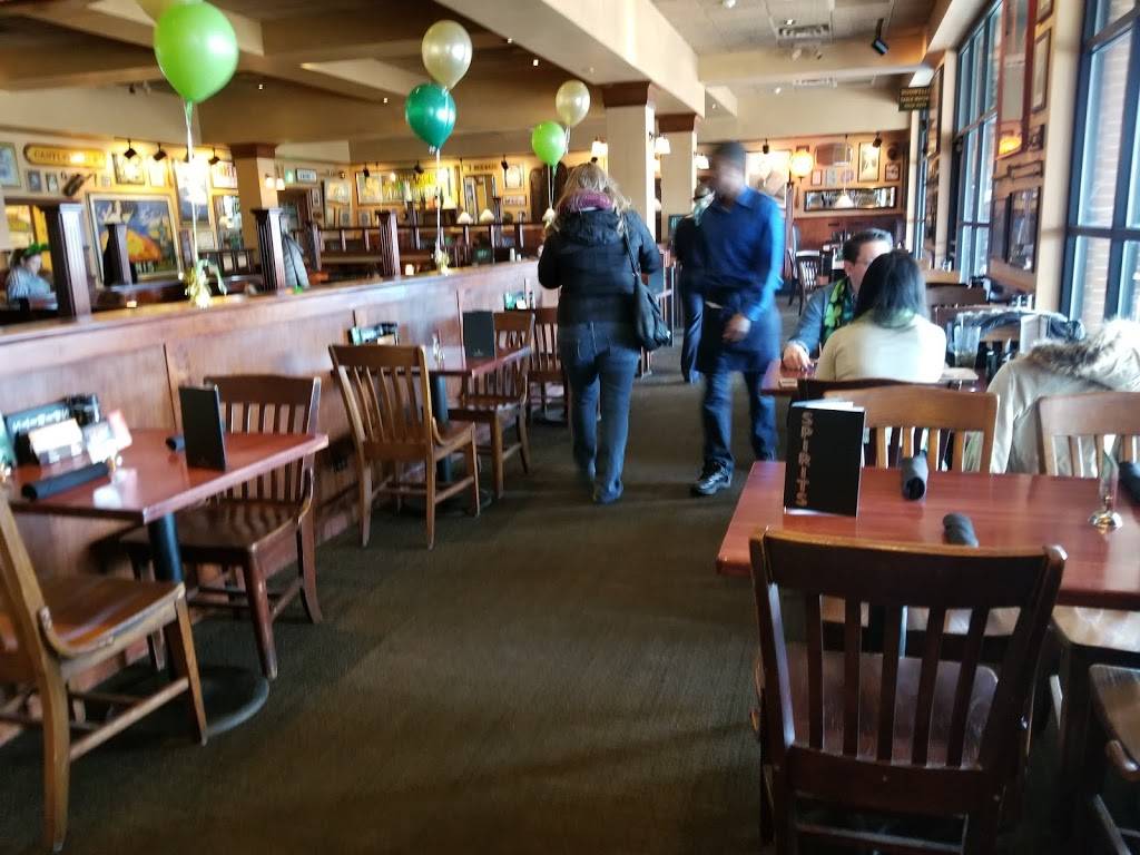 Houlihans | restaurant | 321 Rice Lake Square, Wheaton, IL 60187, USA | 6306905550 OR +1 630-690-5550