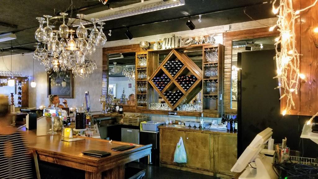 Flynns on Venice Ave | restaurant | 133 W Venice Ave, Venice, FL 34285, USA | 9414882200 OR +1 941-488-2200