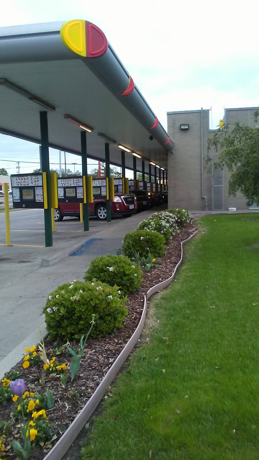 Sonic Drive-In | restaurant | 6219 Wesley St, Greenville, TX 75402, USA | 9034552109 OR +1 903-455-2109