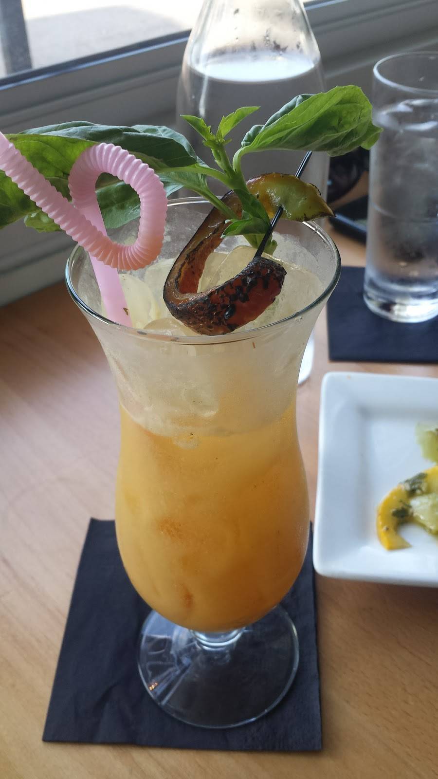 BAR by RED DOOR | restaurant | 729 W Washington St, San Diego, CA 92103, USA | 6192956001 OR +1 619-295-6001