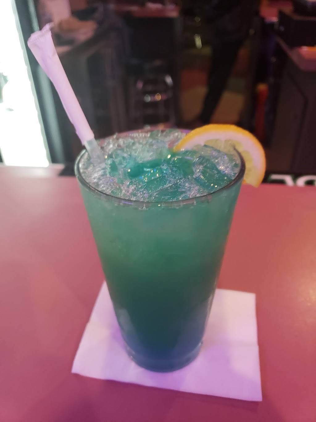 Hennys Sports Bar | restaurant | 2748 N 29th St, Philadelphia, PA 19132, USA | 2672392986 OR +1 267-239-2986