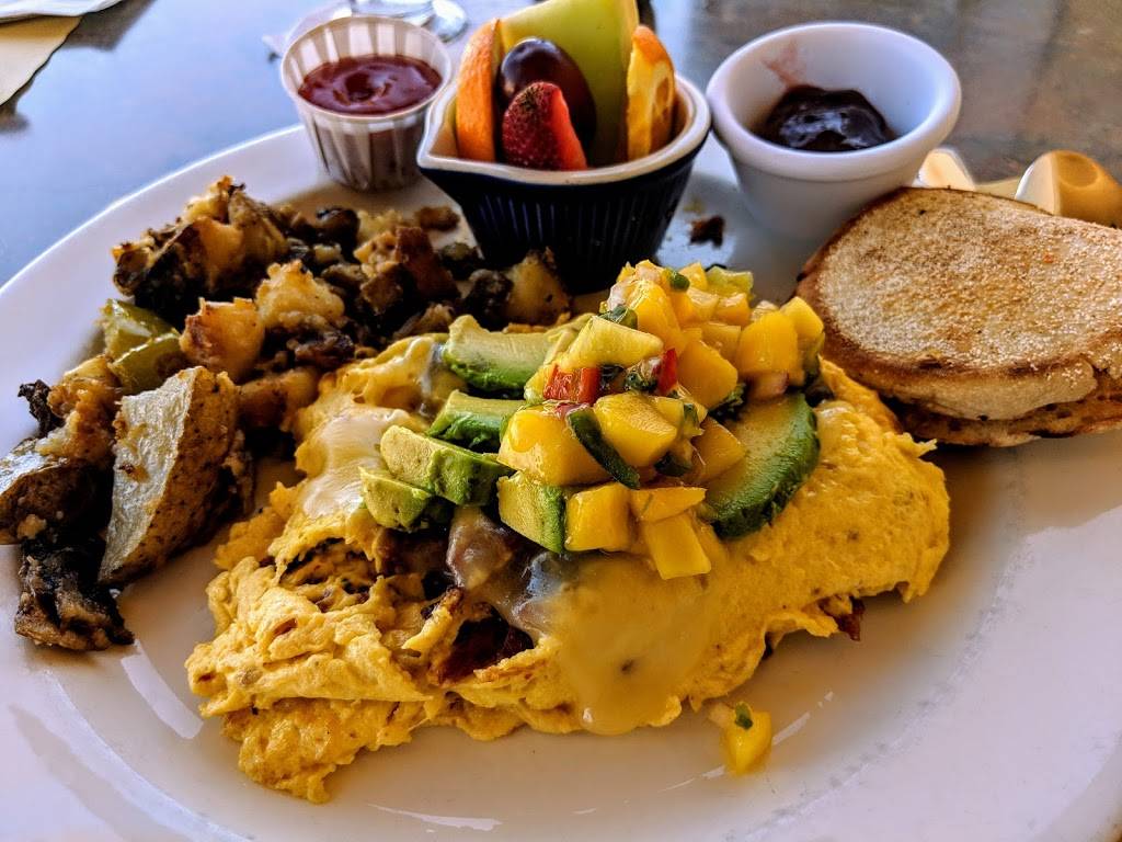 Golden Tee Restaurant & Bar | restaurant | 200 Fred Kane Dr #201, Monterey, CA 93940, USA | 8313731232 OR +1 831-373-1232