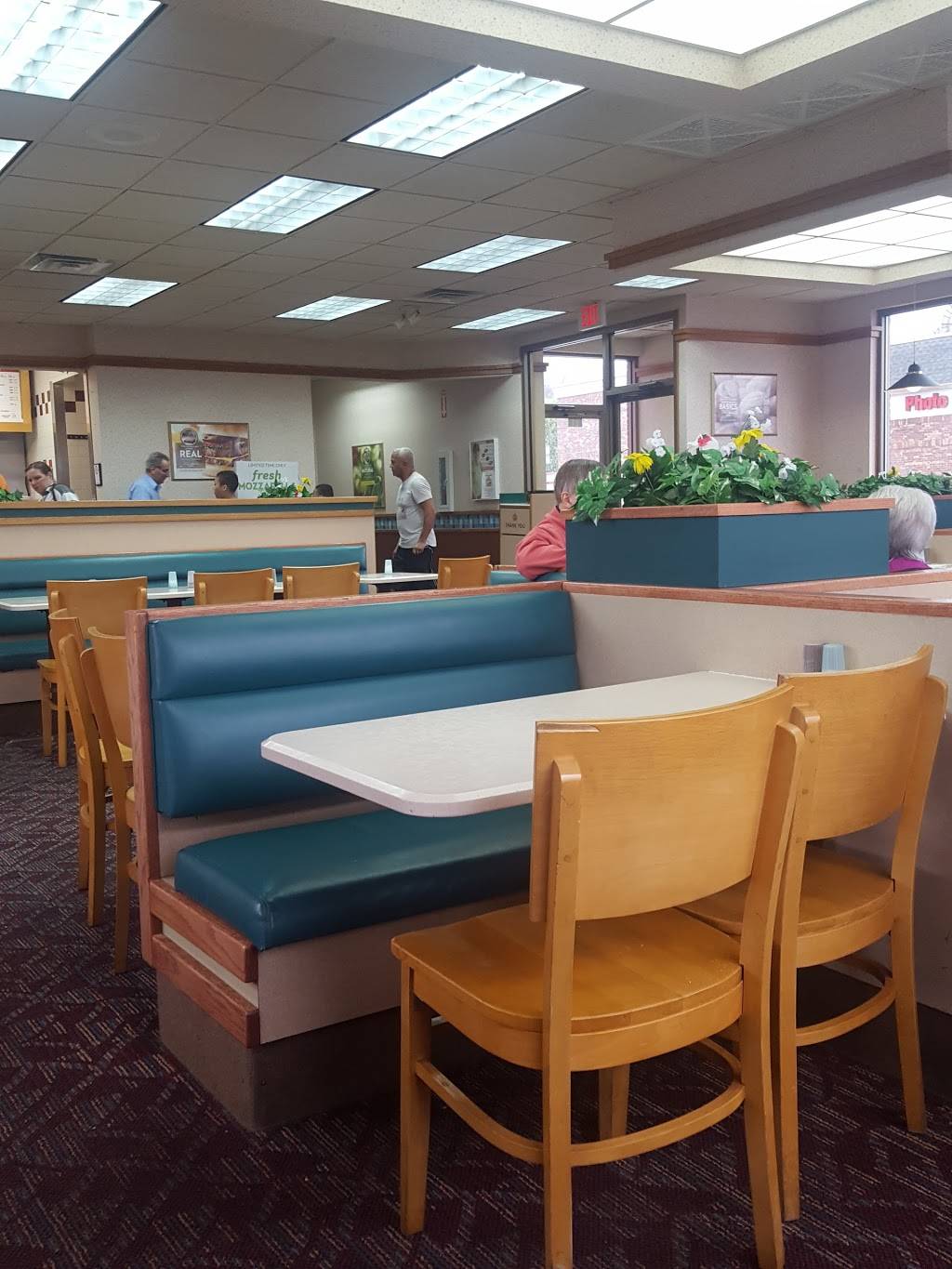 Wendys | restaurant | 865 E Main St, Meriden, CT 06450, USA | 2038860345 OR +1 203-886-0345