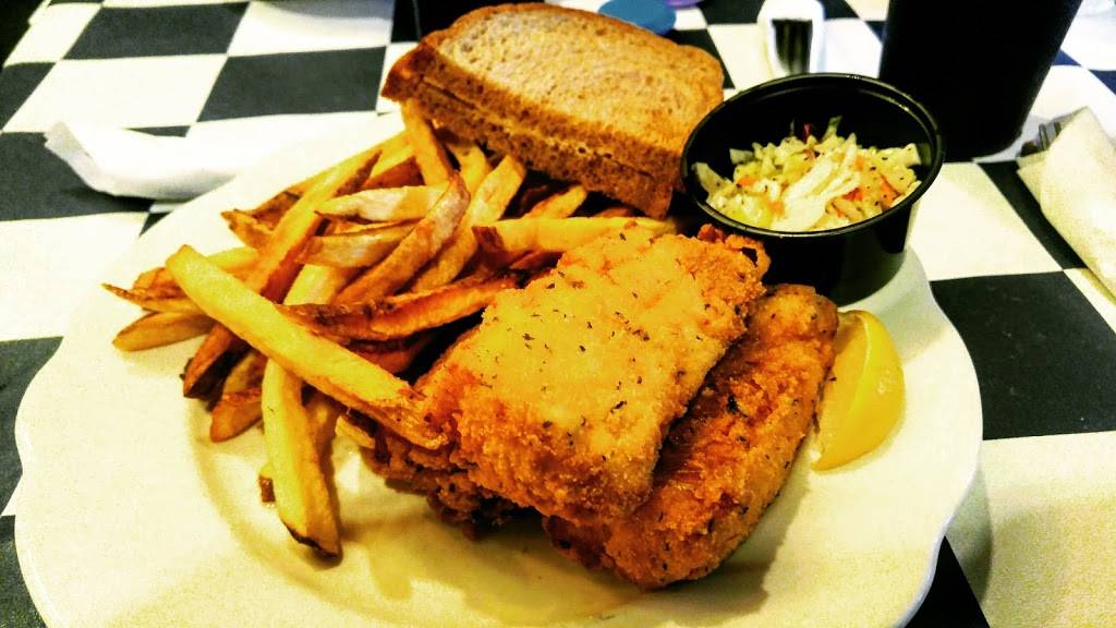 BB Jacks Pizza and Sandwich Lounge | restaurant | 900 Golf Club Rd, Wausau, WI 54403, USA | 7156752460 OR +1 715-675-2460