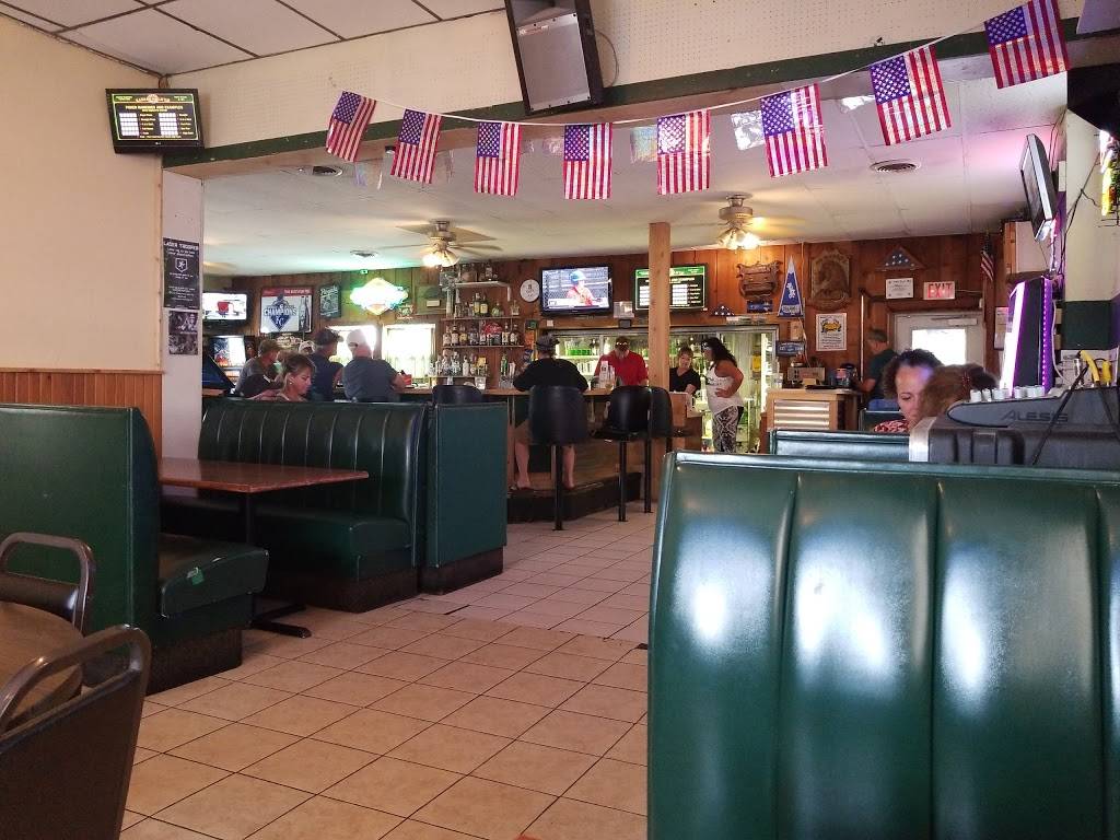 Specks Bar & Grill | restaurant | 2105 SW Mission Ave, Topeka, KS 66614, USA | 7852729749 OR +1 785-272-9749