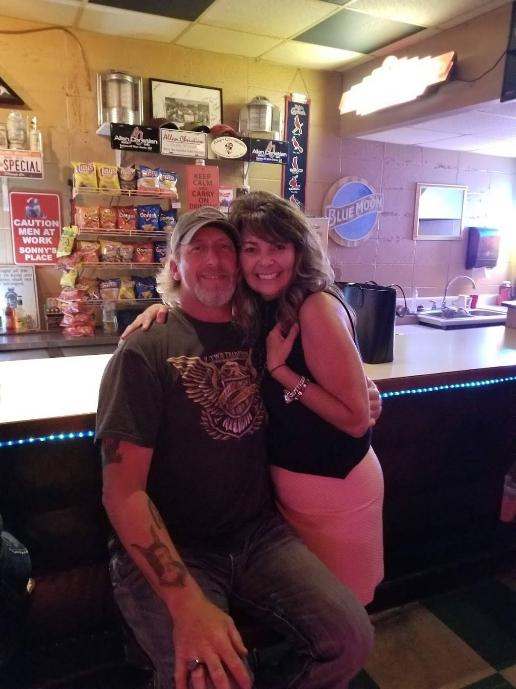 Sonnys Place | restaurant | 17 N Locust St, Dexter, MO 63841, USA | 5734148669 OR +1 573-414-8669