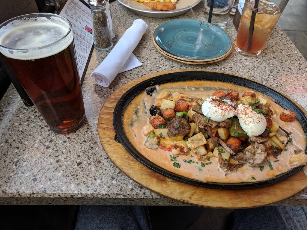 Lazy Dog Restaurant & Bar | restaurant | 8800 Apollo Way, Downey, CA 90242, USA | 5623544910 OR +1 562-354-4910