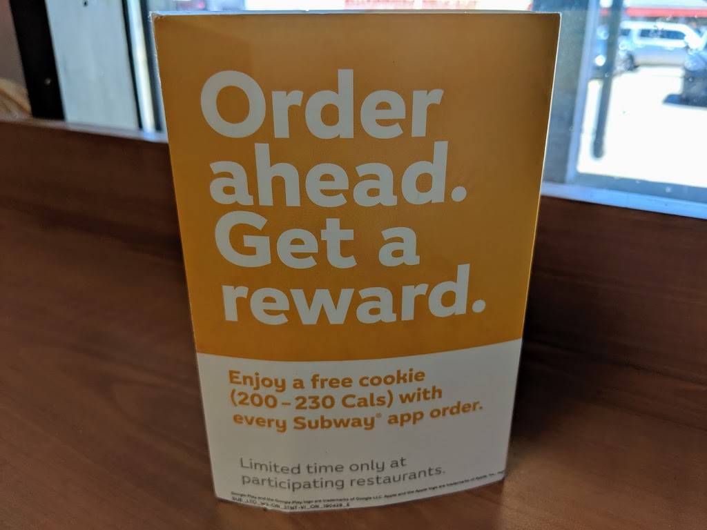 Subway | restaurant | Kingsbury Centre, 1891 Rathburn Rd E Unit #18, Mississauga, ON L4W 3Z3, Canada | 9052322050 OR +1 905-232-2050