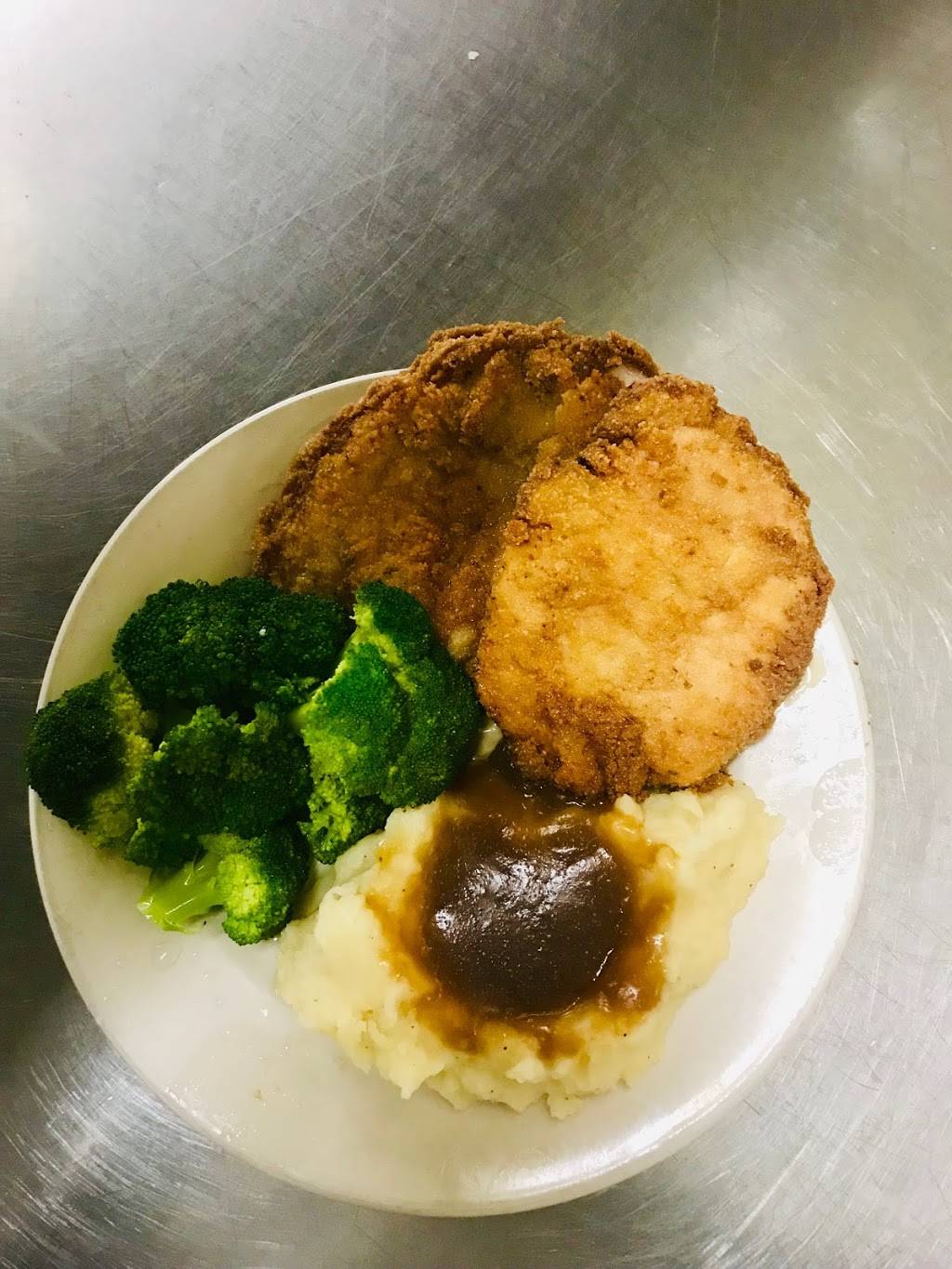 Libby’s Sweet Soul Kitchen | restaurant | 26423 W 8 Mile Rd, Redford Charter Twp, MI 48240, USA | 3137664857 OR +1 313-766-4857