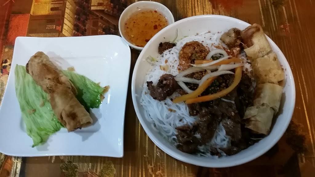 Pho Golden | restaurant | 1268 MD-3, Crofton, MD 21114, USA | 4432924323 OR +1 443-292-4323