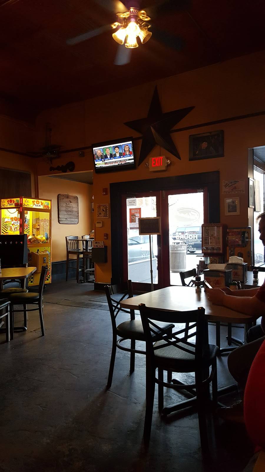 Fabianos Pizzeria of Newnan | restaurant | 19 N Court Square, Newnan, GA 30263, USA | 7706832683 OR +1 770-683-2683