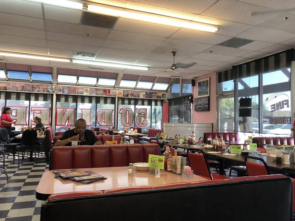 OMELET HOUSE 50S DINER | restaurant | 3050 E Desert Inn Rd, Las Vegas, NV 89121, USA | 7027370377 OR +1 702-737-0377