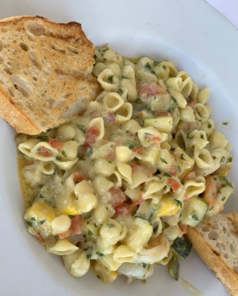 Tides Beachside Bar & Grill | restaurant | 82100 Overseas Hwy, Islamorada, FL 33036, USA | 3053073732 OR +1 305-307-3732