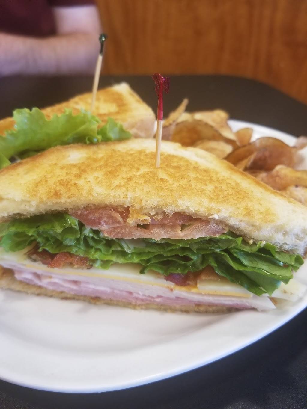 Crafty Rooster | restaurant | 1125 3rd Ave, Conway, SC 29526, USA | 8434388330 OR +1 843-438-8330