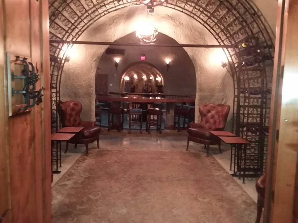 Tasting Room | restaurant | 2833-2895 N County Line Rd, De Soto, IL 62924, USA | 6189569910 OR +1 618-956-9910