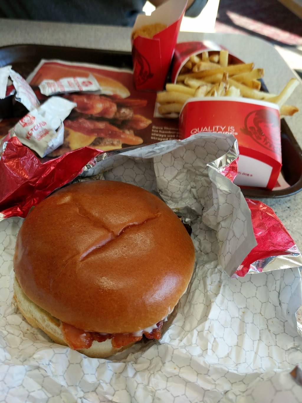 Wendys | restaurant | 2190 Orchard Lake Rd, Sylvan Lake, MI 48320, USA | 2486816408 OR +1 248-681-6408