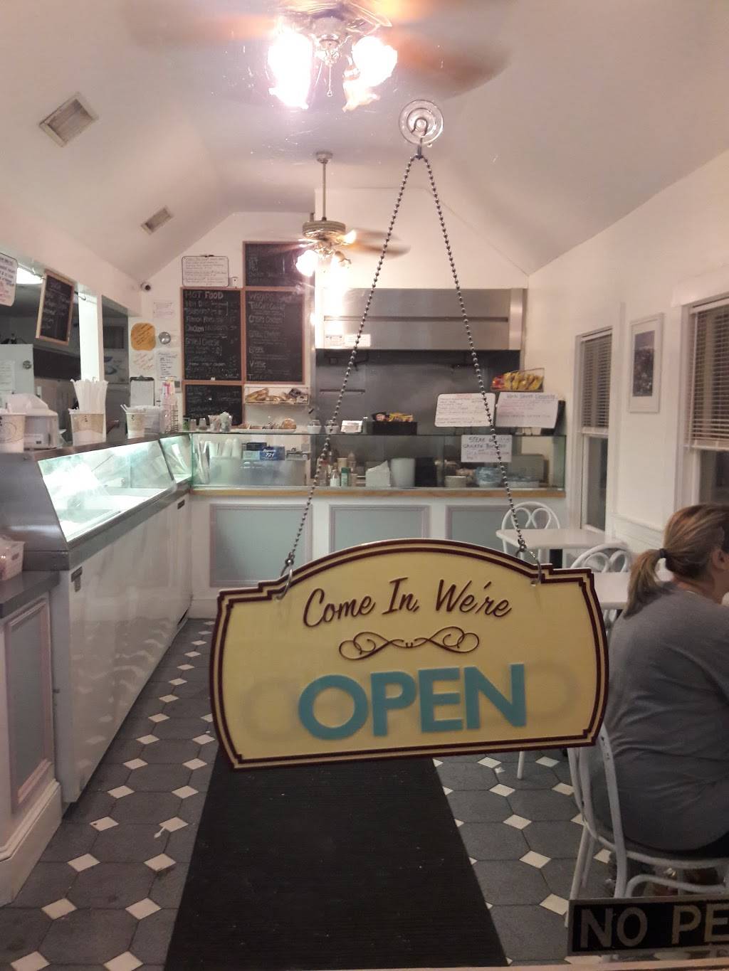 Park St. Ice Cream Shoppe & Cafe | restaurant | 14 Park St, Natick, MA 01760, USA | 5086558113 OR +1 508-655-8113