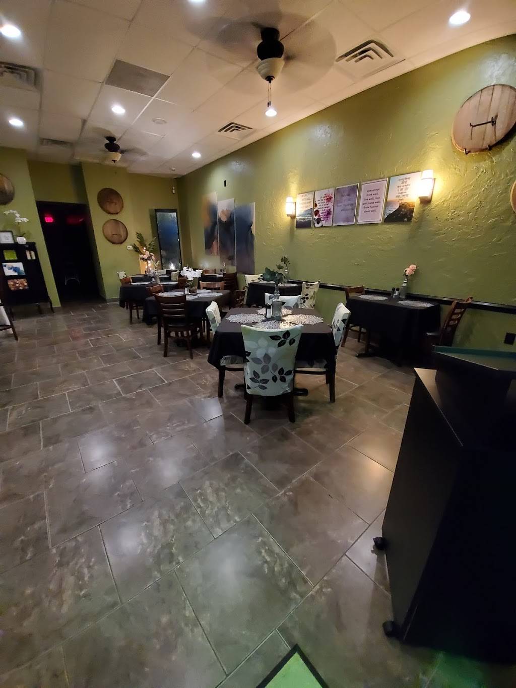 Breathe | restaurant | 1804 S Hershey Rd, Bloomington, IL 61704, USA | 3096641000 OR +1 309-664-1000