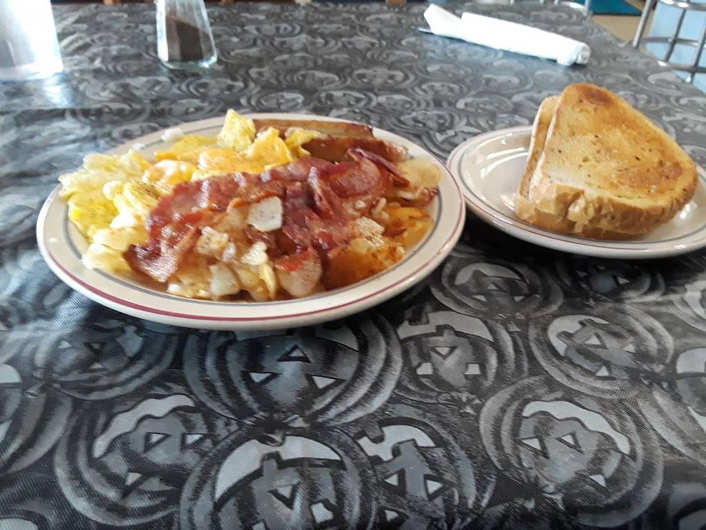 Vickis Diner & Deli | restaurant | 26105 Center Ridge Rd, Westlake, OH 44145, USA | 4408355031 OR +1 440-835-5031