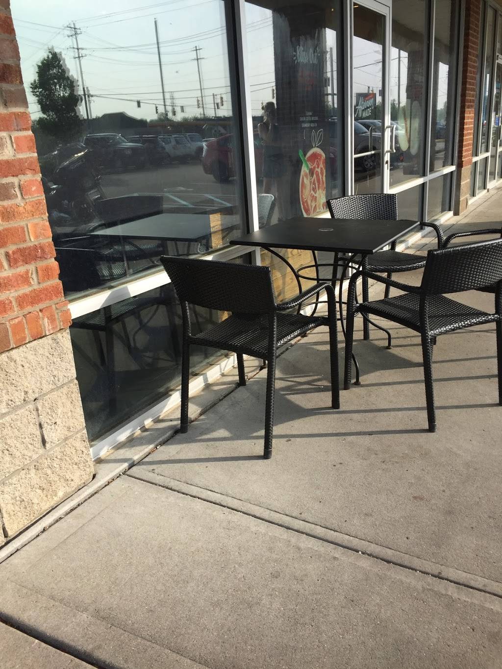 Starbucks | cafe | 11397 Montgomery Rd D, Cincinnati, OH 45249, USA | 5134691111 OR +1 513-469-1111