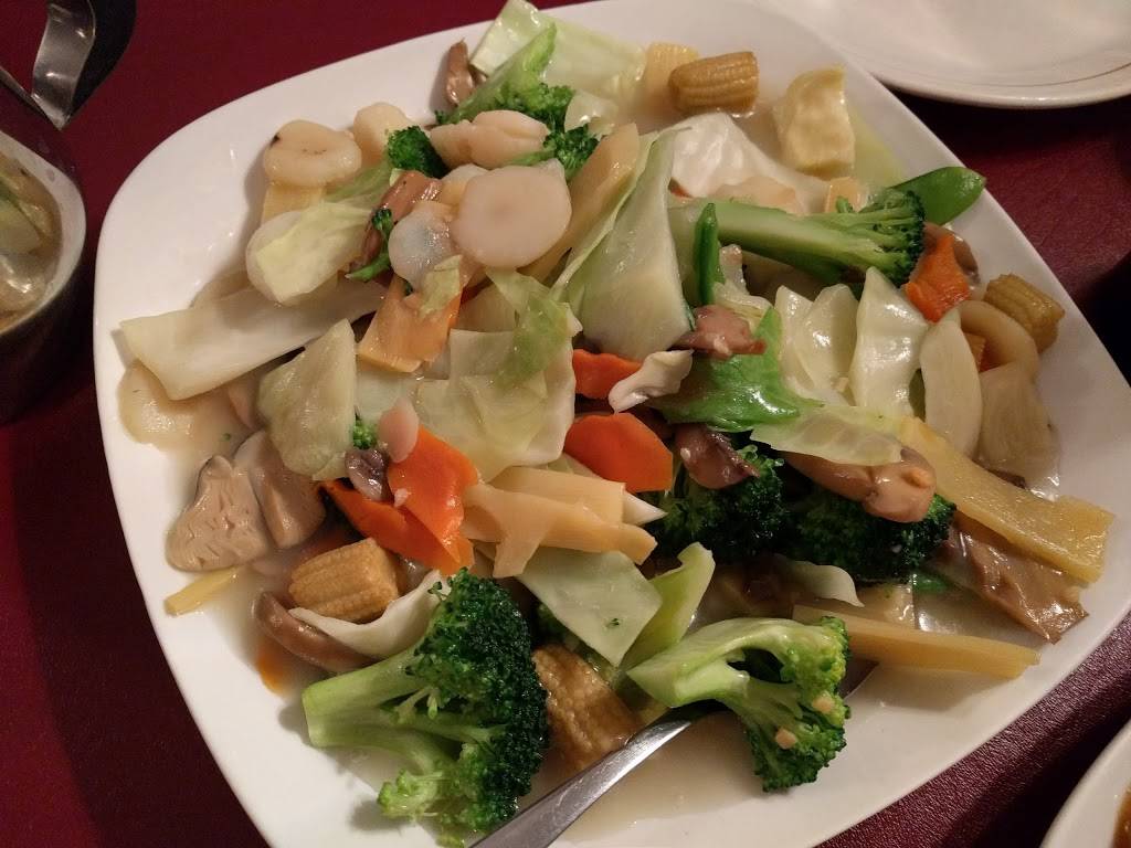 Yen Ching Chinese Restaurant | restaurant | 6936 N University St, Peoria, IL 61614, USA | 3096929227 OR +1 309-692-9227