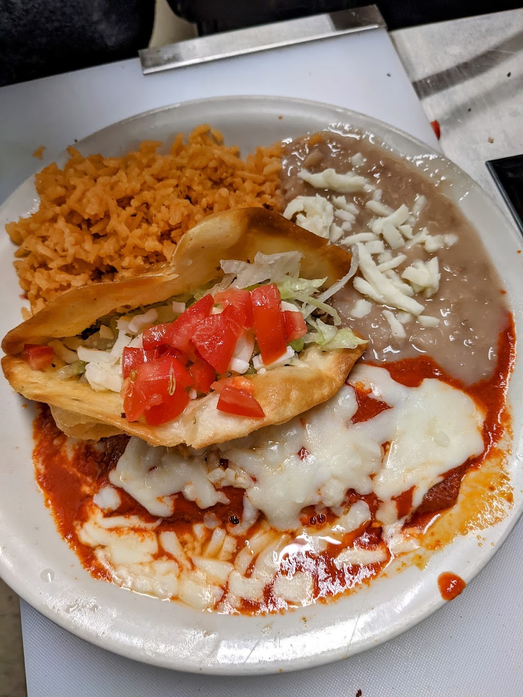 El Chapulin Mexican Restaurant | restaurant | 3351 N Broadway Ave, Wichita, KS 67219, USA | 3162014955 OR +1 316-201-4955