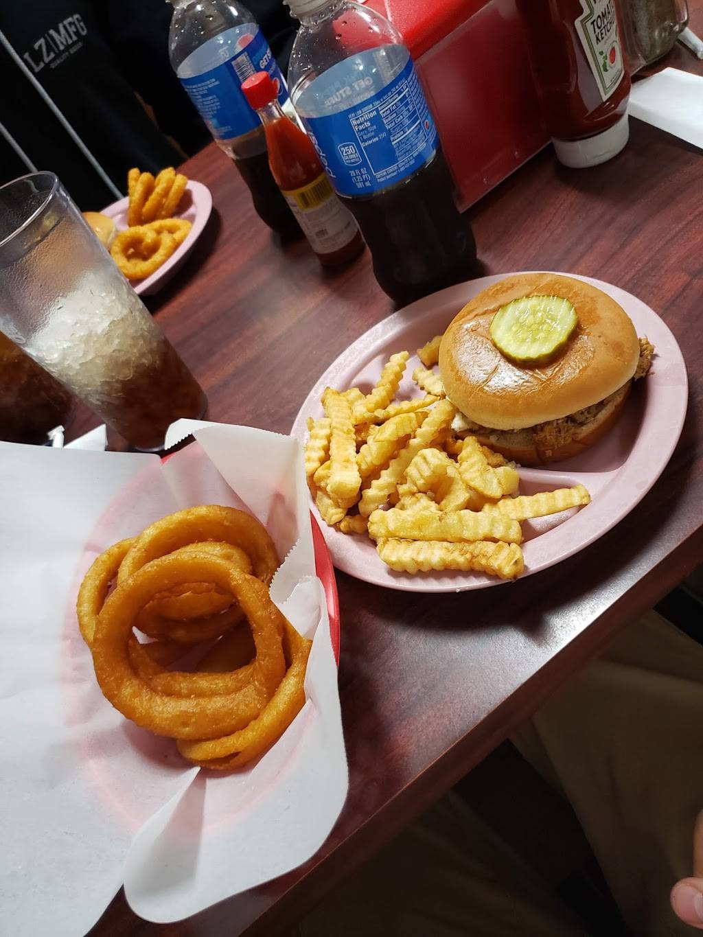 Stantons Barbecue & Fish Camp | restaurant | 2828 Stantons Rd, Bennettsville, SC 29512, United States | 8432654855 OR +1 843-265-4855