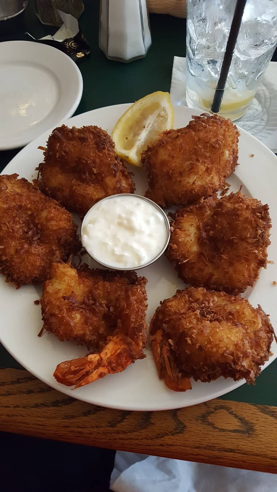 Canal Port | restaurant | 148 Mill St, North Utica, IL 61373, USA | 8156673010 OR +1 815-667-3010