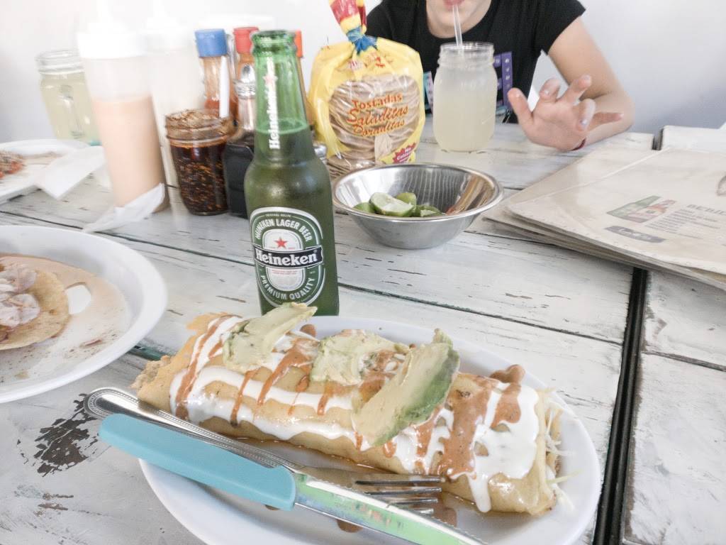 La Ola MARISCOS | restaurant | Diego Rivera 1209, Zona Urbana Rio Tijuana, 48569 Tijuana, B.C., Mexico | 016646343945 OR +52 664 634 3945