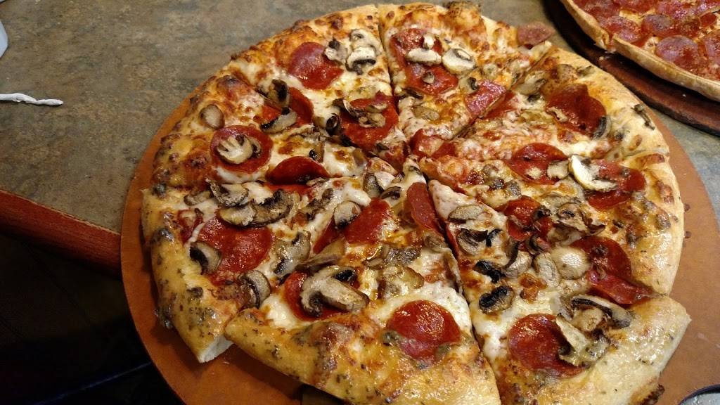 Pizza Hut | restaurant | 1519 Freeway Dr, Reidsville, NC 27320, USA | 3363494999 OR +1 336-349-4999