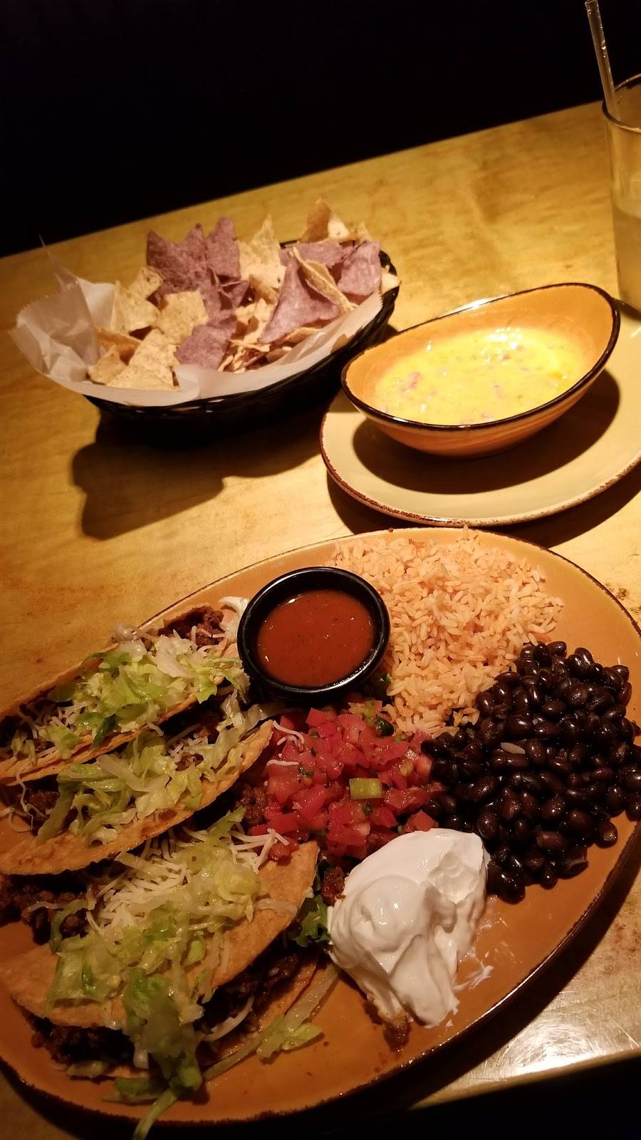 Mad Mex | restaurant | 2 Robinson Plaza, Pittsburgh, PA 15205, USA | 4124945656 OR +1 412-494-5656