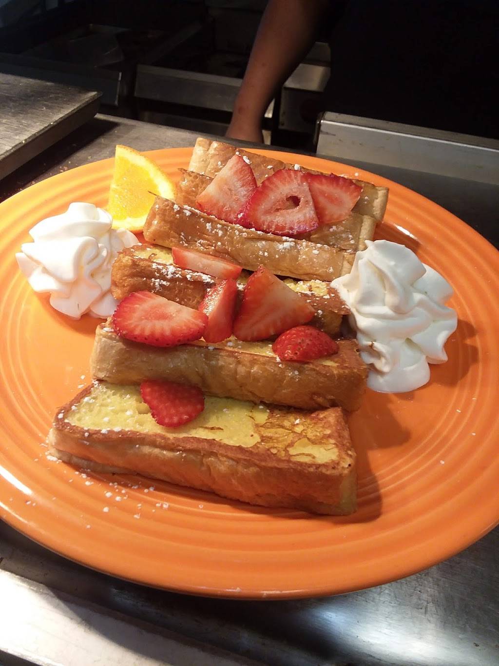 Modern Bistro | restaurant | 4077 Mendon Road, Cumberland, RI 02864, USA | 4016580449 OR +1 401-658-0449