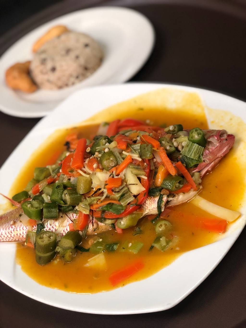 Island Vybz Bar & Grill | restaurant | 220 E Southern Ave suite 1, Phoenix, AZ 85040, USA | 6026753063 OR +1 602-675-3063